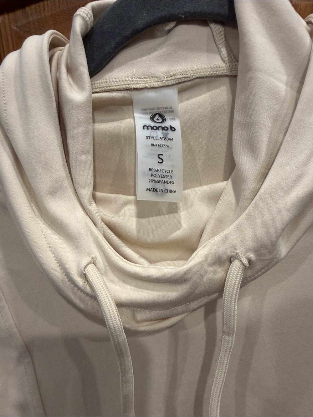 NWT Mono B Cream Cowl Neck active Hoodie size small